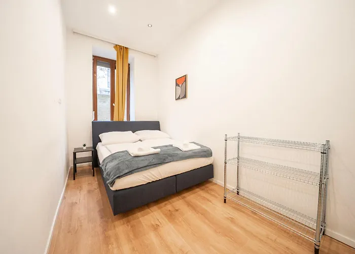 3 King-size Beds, 15 Min From Hauptbahnhof, Ground Floor דירה וינה