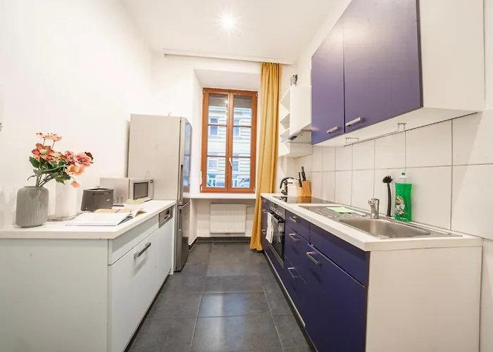 3 King-size Beds, 15 Min From Hauptbahnhof, Ground Floor דירה