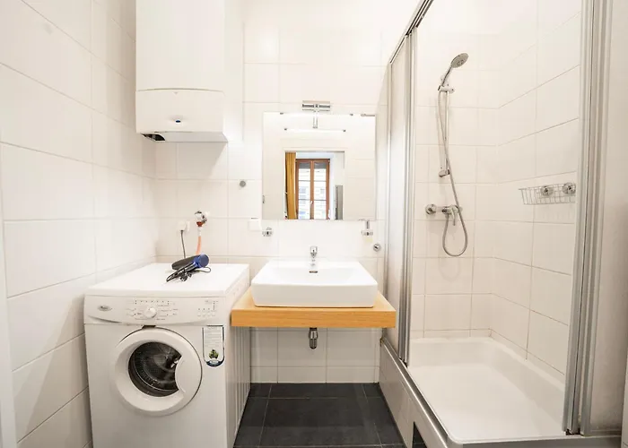 3 King-size Beds, 15 Min From Hauptbahnhof, Ground Floor וינה