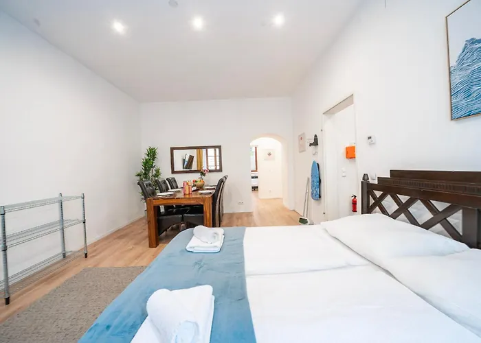 דירה 3 King-size Beds, 15 Min From Hauptbahnhof, Ground Floor וינה